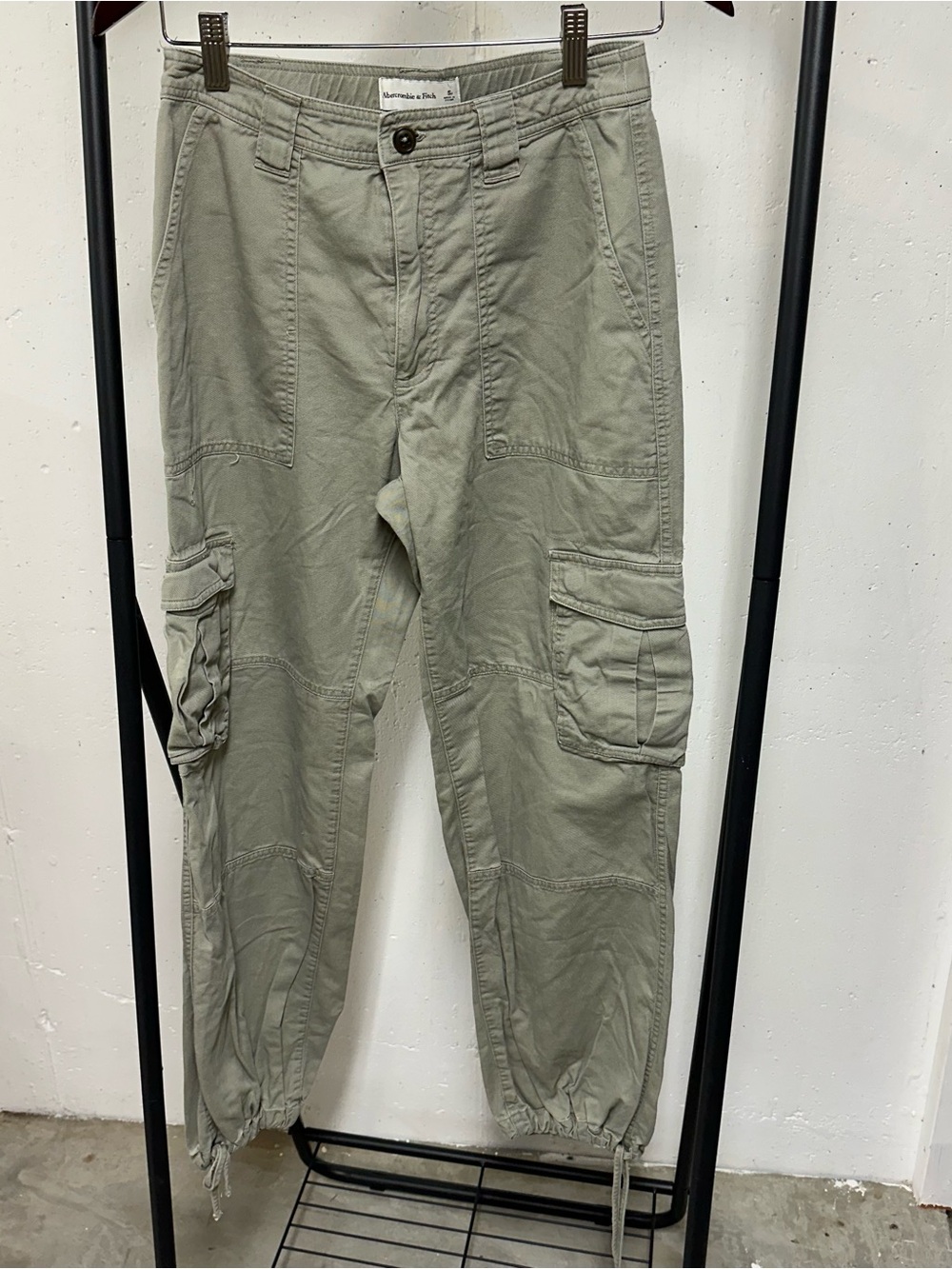 Abercrombie & Fitch Olive Green Women's Cargo Pants 🛶